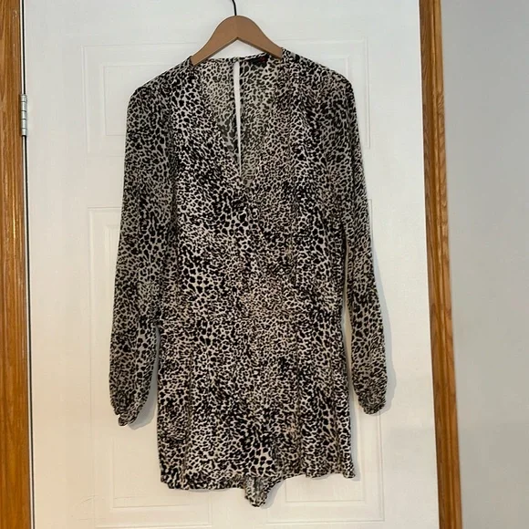 🤎Beautiful Leopard Jumpsuit!!🤎 - Picture 1 of 7